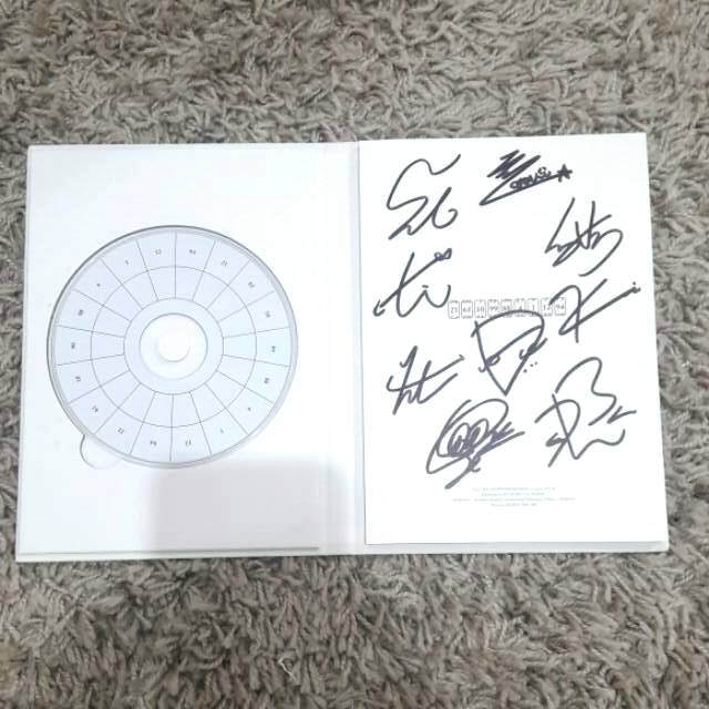 EXO SIGNED ALBUM
