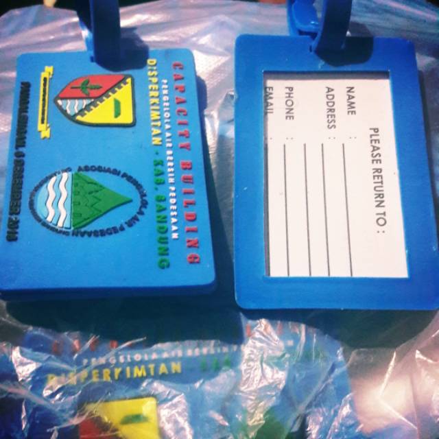 

Souvenir bag tag karet