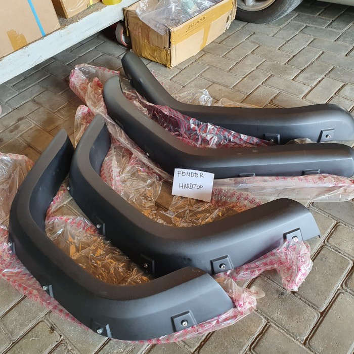 OVER FENDER LANDCRUISER HARDTOP