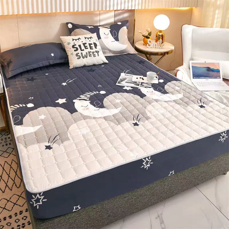 Sprei Waterproof Quilt Motif 180 x 200 Cm - Sprei Anti Air Bed Cover Lembut Nyaman Berkualitas-Biru Donker