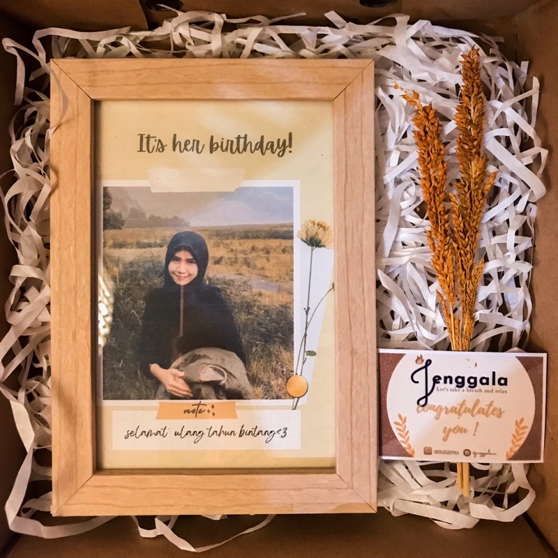 

GIFT BOX | KOTAK KADO ULTAH WISUDA DLL AESTHETIC DAN SIMPLE