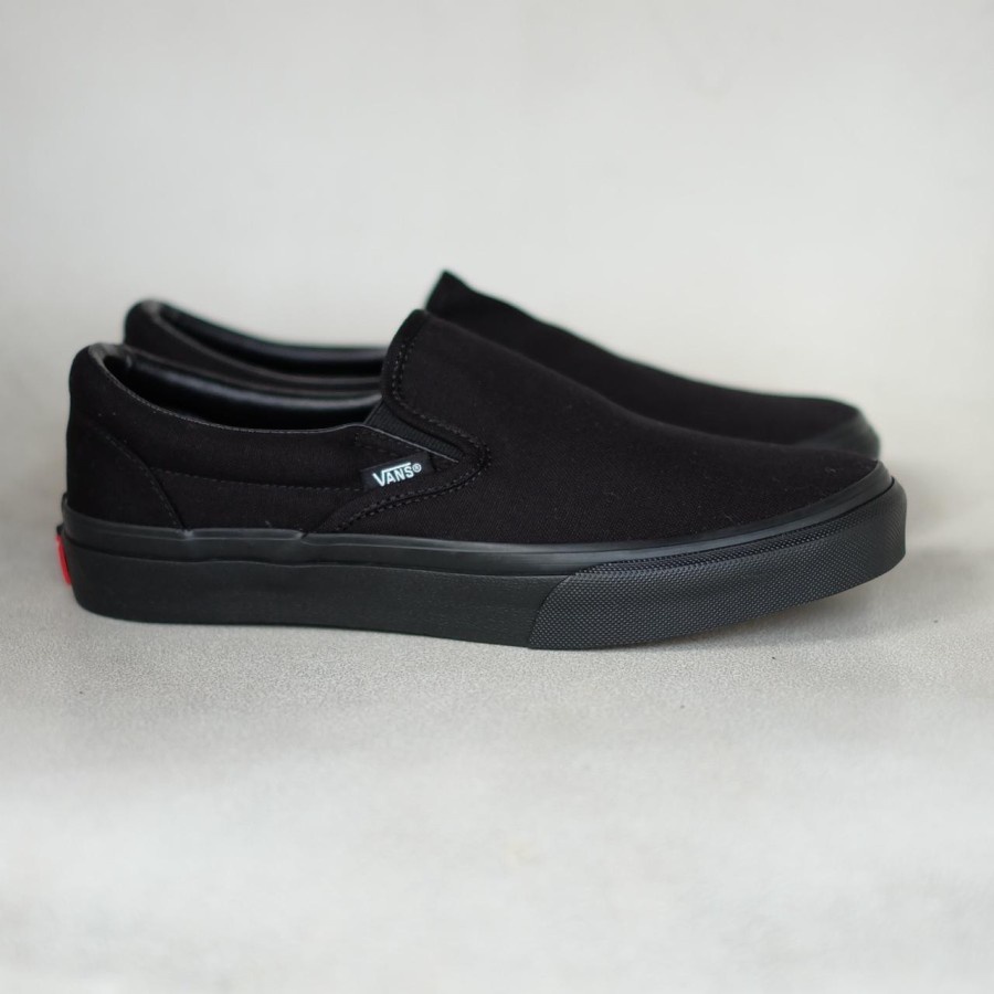 SEPATU IMPORT QUALITY / VANS SLIP ON TERBARU WARNA FULL BLACK