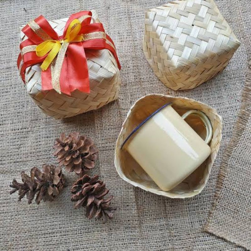 

PREMIUM BESEK SEPASANG 15 * 15* 9 -anyaman bambu- besek bambu- besek jakarta-besek kecil-box hampers