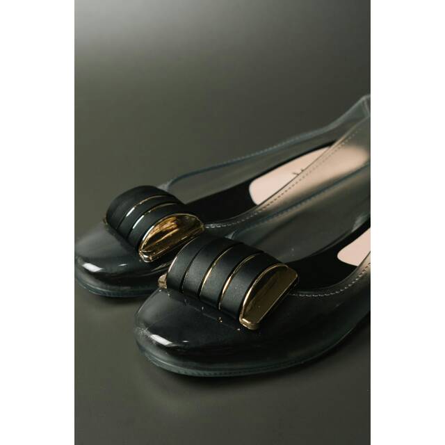 Sepatu Jelly Wanita Flat Transparan