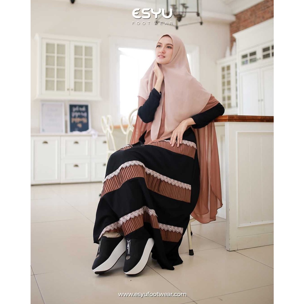 ESYU - Kadira Black - Sepatu Wedges