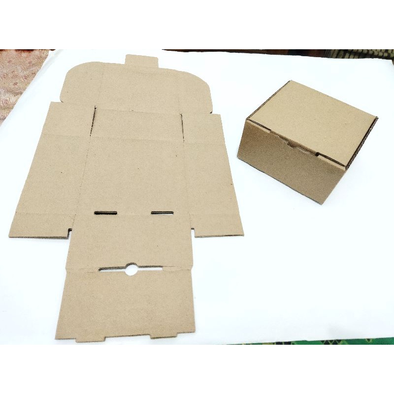 

Kardus Die Cut 10x10x5 karton Box dus packing pizza hampers kecil polos termurah