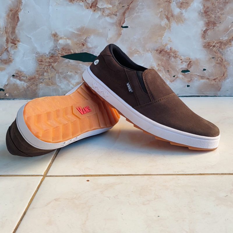 Sepatu Slip On Pria Slop Coklat Tanpa Tali Cowok Buat Gaya Dan Jalan Jalan