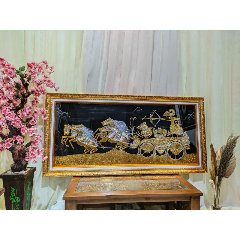 Kaligrafi prada emas kereta kencana