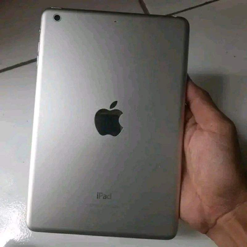 ipod 2 by apple