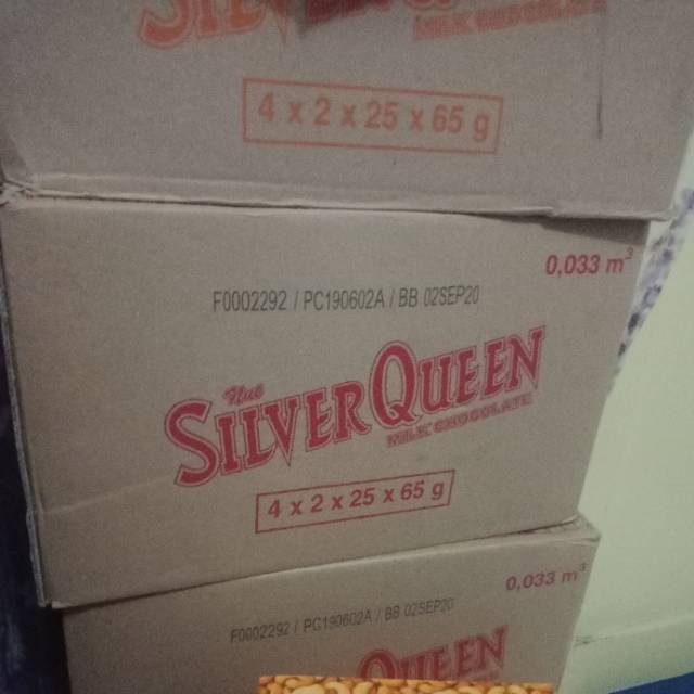 Silverqueen cashew  Dan almond 65gr 1box (25x65gr)