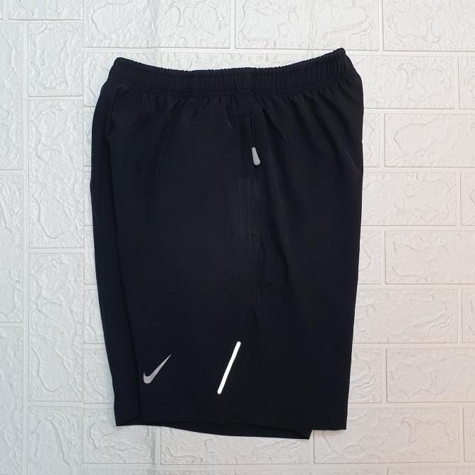 CELANA PARASUT MICRO NIKE PENDEK BLACK OLAHRAGA SPORTY NEW IMPORT