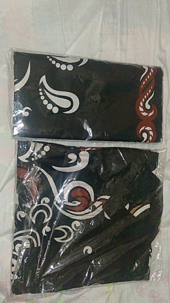 Setelan Batik Koko Dan Sarung Solo