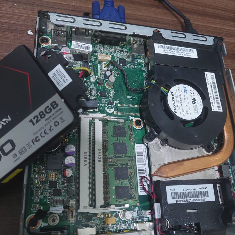 Mini Pc Lenovo ThinkCentre M93p i7 Gen Ke 4 4Gb Tanpa SSD DVD RW
