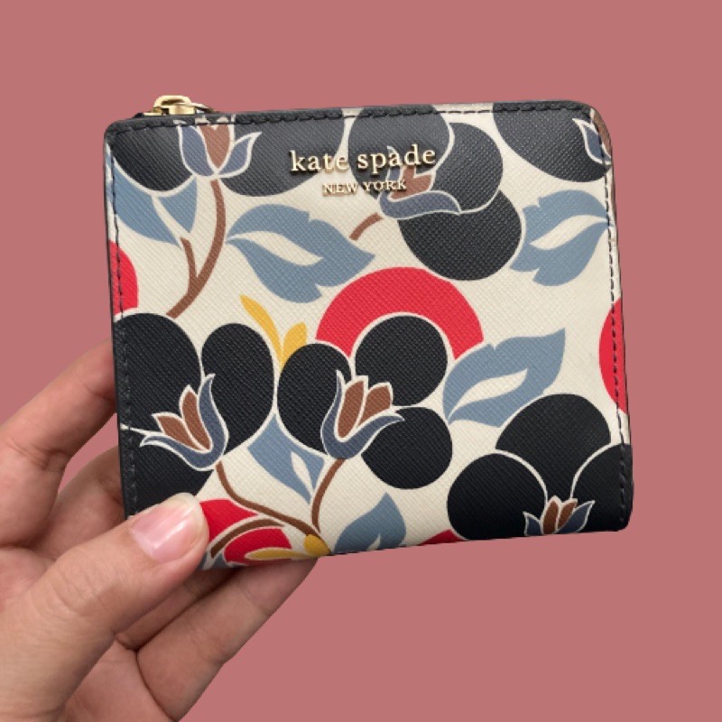 [PRELOVED] - KATE SPADE BREEZY BIFOLD SMALL WALLET | Original Branded