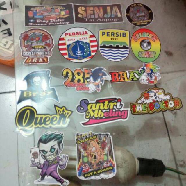 

Stiker kostum desain gambar atau kata2 sesuka hati