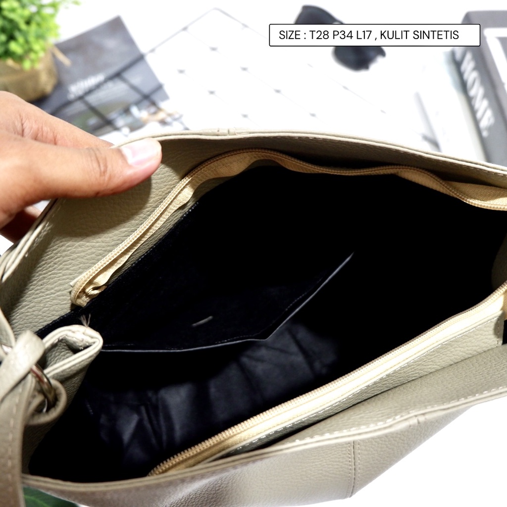 Set Tas Handbag / Bahu Tote Bahan Kulit Imitasi Kapasitas Besar untuk Wanita Totebag Rumbai Gantungan