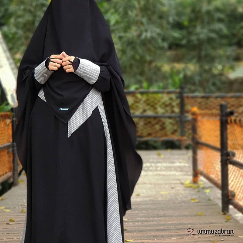 Preloved Gamis Zivana set Black by Ummu Zabran