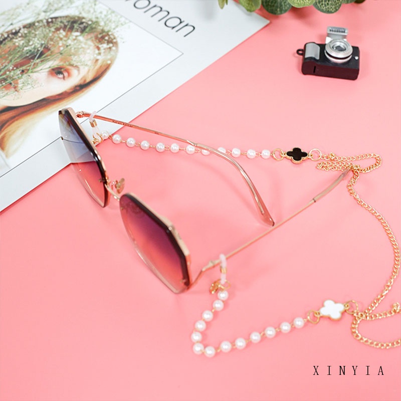 Rantai Kacamata Anti Hilang Desain Clover Aksen Mutiara