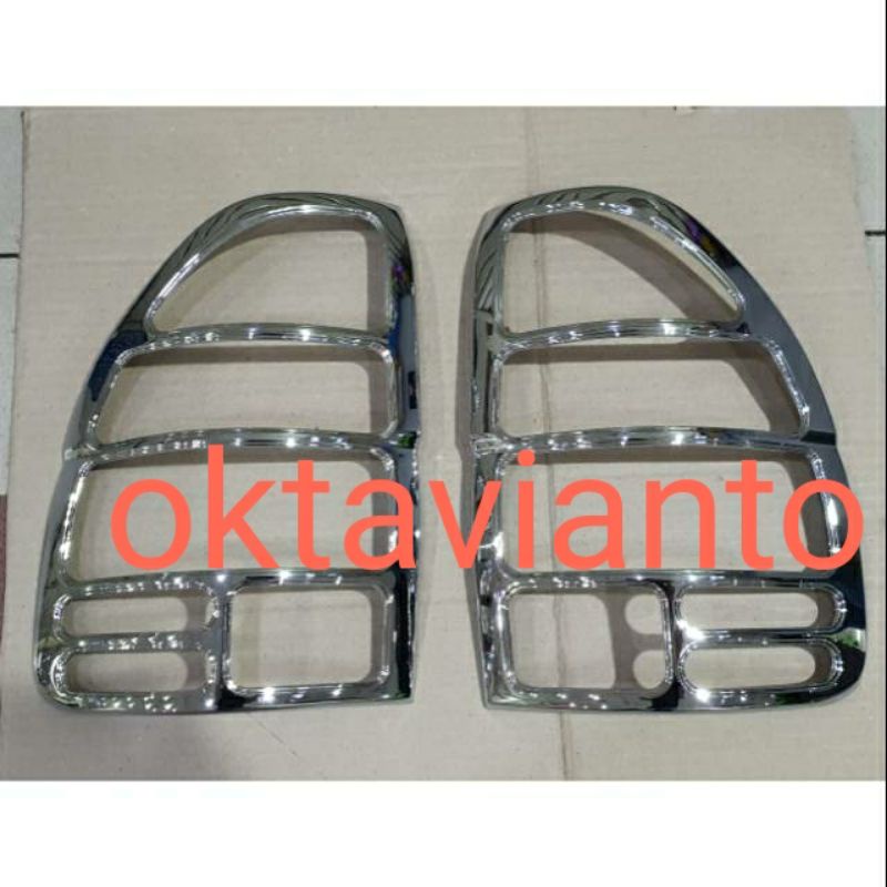 Garnish lampu belakang Isuzu panther new chrome