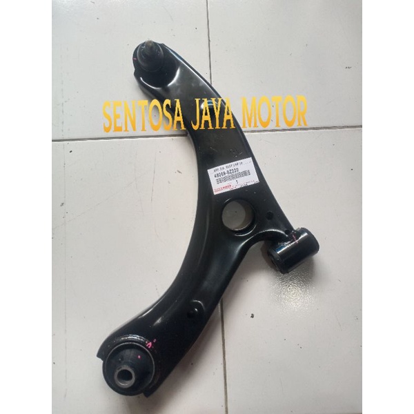 Lower arm Sayap depan Kiri Toyota Calya - Daihatsu Sigra Original