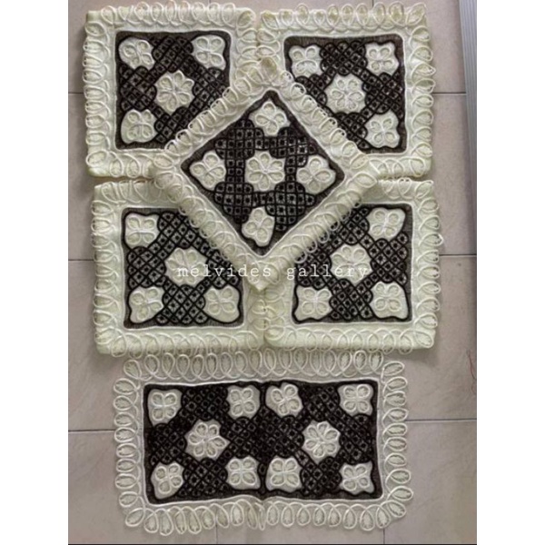 Sarung Bantal Kursi Sulam Usus