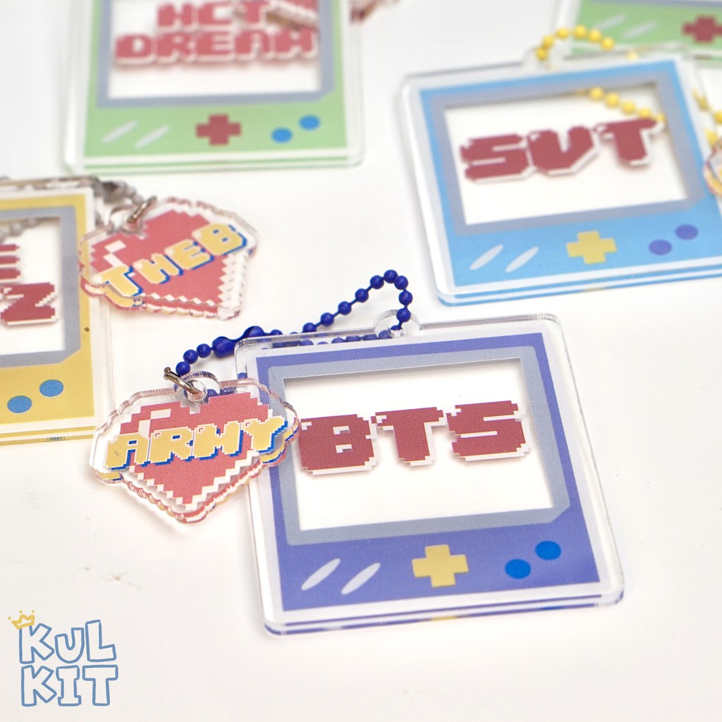 BOYGROUPS GAMEBOY keychain by kulkit✨ (SEVENTEEN, BTS, GOT7, EXO, TREASURE, iKON, ENHYPEN, , DAY6, TXT, STRAY KIDS, THE BOYZ, NCT)