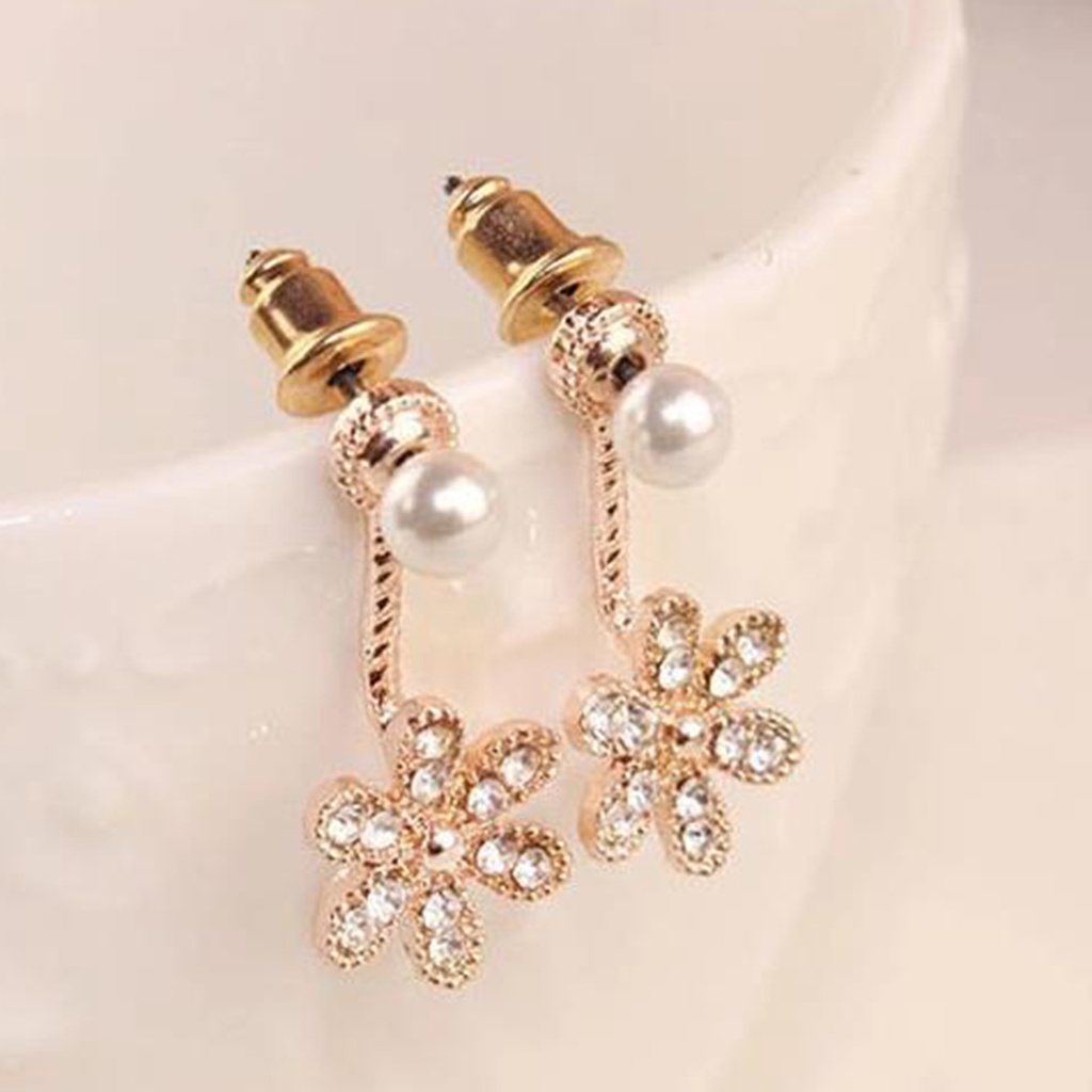 Hu Hu Hu Hu Hu Alat Bantu Pasang Kacamata♡ Anting Stud Bentuk Bunga Lima Daun Aksen Mutiara Berlian Imitasi Untuk Wanita