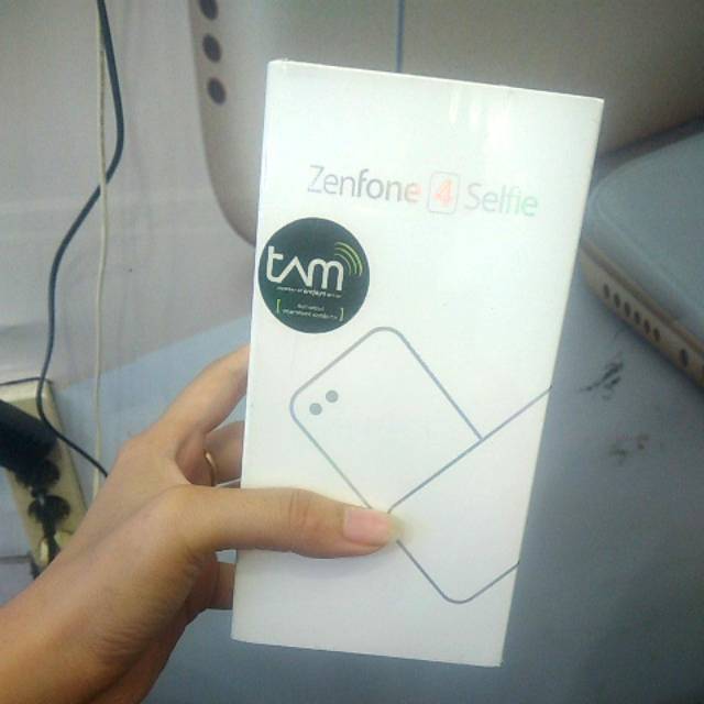 Asus zendone 4 selfie ram4 internal 64