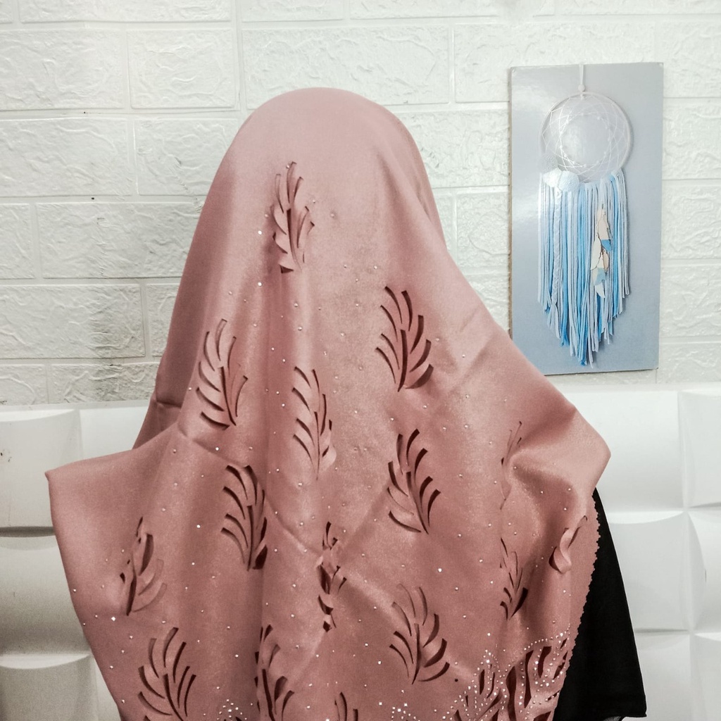 Hijab Segi Empat Premium Motif Payet Ukir / Kerudung Motif Lasercut