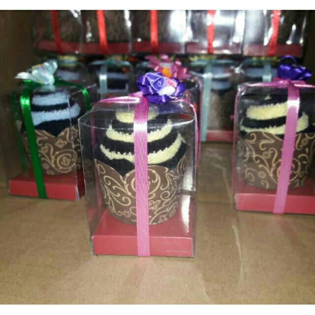 SOUVENIR PERNIKAHAN TOWEL CAKE