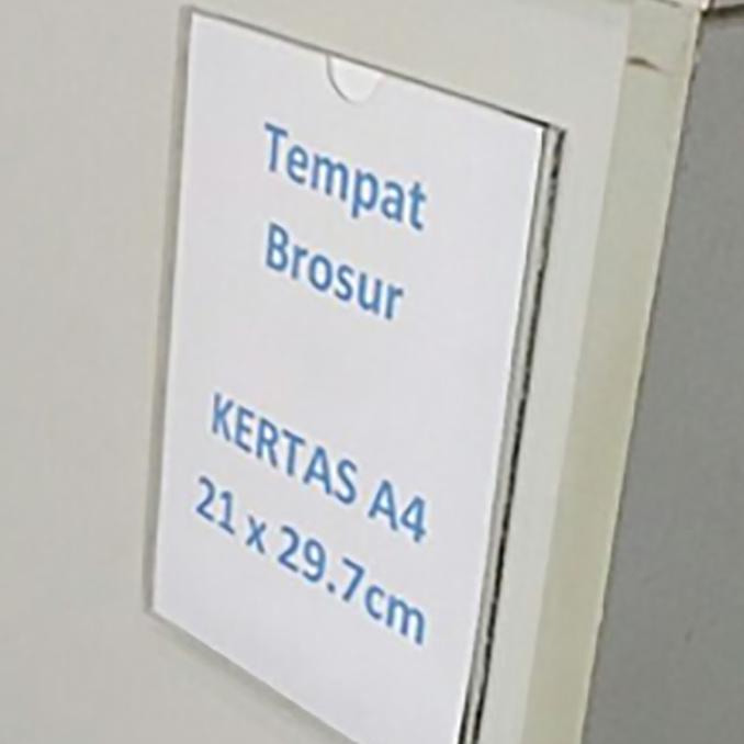 

display akrilik / brosur A4 dinding ( 21 x 29,7 cm )