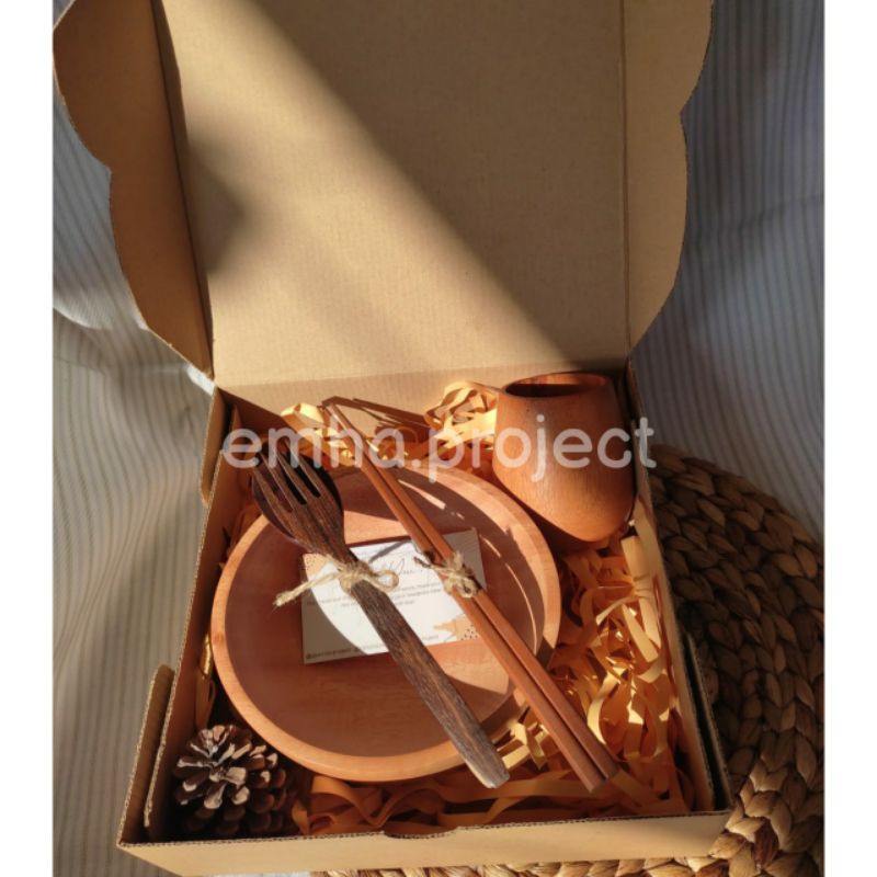 

Hampers hadiah pernikahan anti mainstream