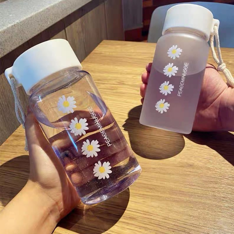 500ml Small Daisy Transparent Plastic Water Bottles BPA Free Creative Frosted Water Bottle With Portable Rope Travel Tea Cup ow