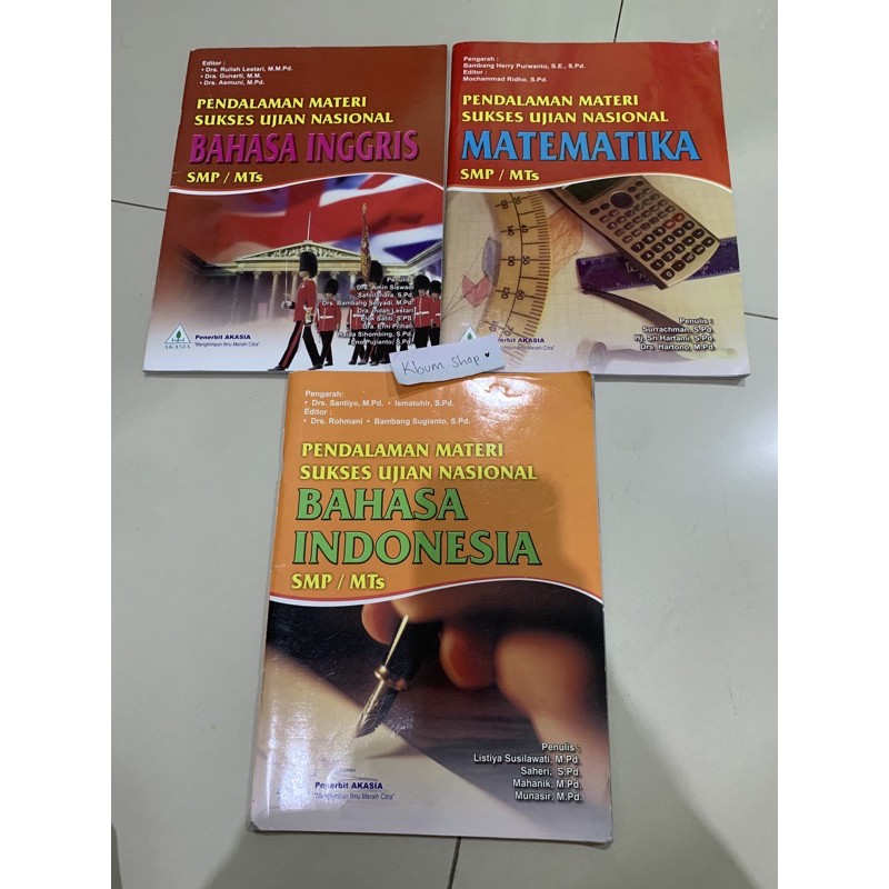 Buku pendalaman materi ujian nasional UN SMP bahasa inggris, matematika, bahasa indonesia akasia
