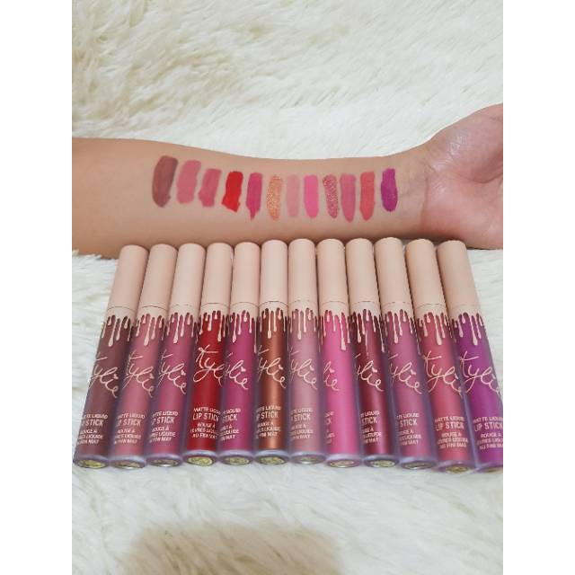 LIP CREAM Liquid lipstick kylie LIPSTICK KYLIE