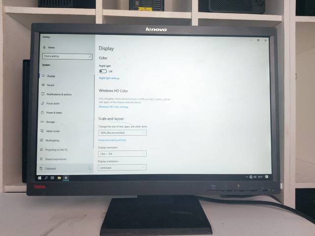 Monitor LCD LENOVO L2250PWD Minus layar bared Tombol normal siap pakai