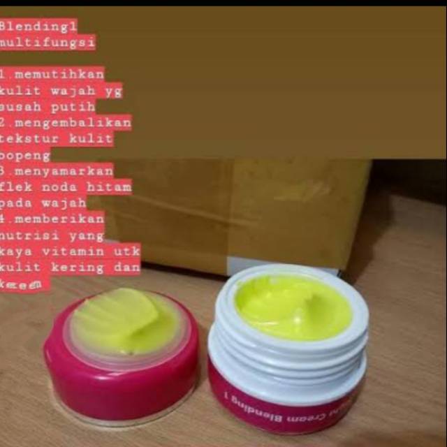 NIGHT CREAM ULTHYME BLENDING FLEK PARAH