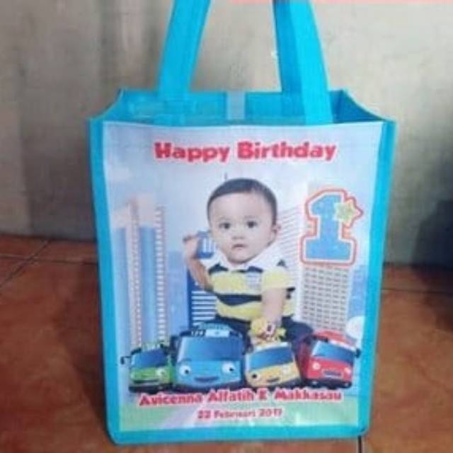 

Tas ultah tas souvenir box uk 20x20