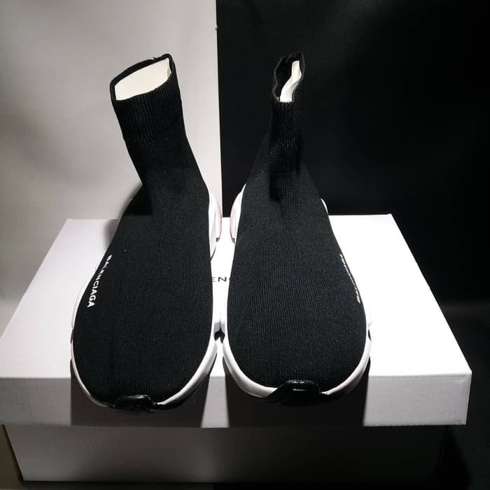 Mua Balenciaga Speed Trainer tren gia bao nhieu