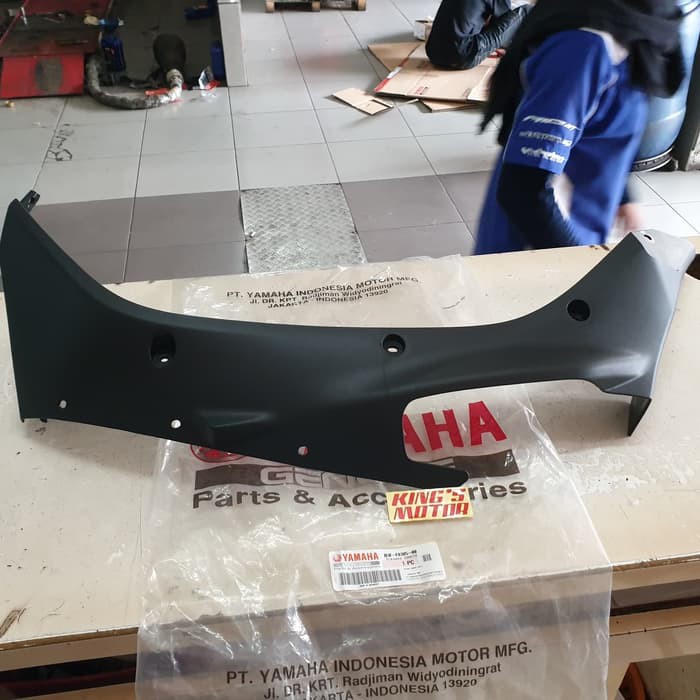 COVER UNDER, LOWER, SIRIP LEXI HITAM (B3F) ASLI YAMAHA