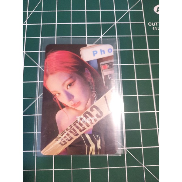 Yeji photocard pc Yuna hidden card hc