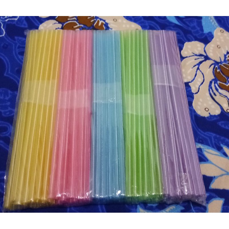 

SEDOTAN es plastik 6MM KOMINASI murah panjang 26cm rainbow warna warni isi kurang lebih 300btang