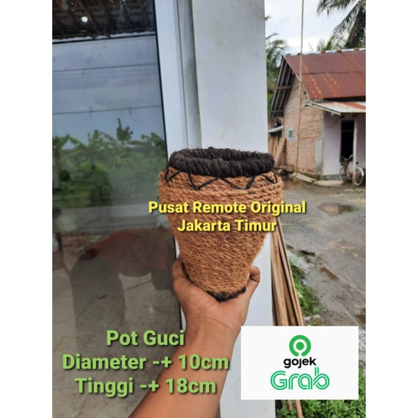 POT BUNGA POT MEJA SERABUT KELAPA MODEL GUCI