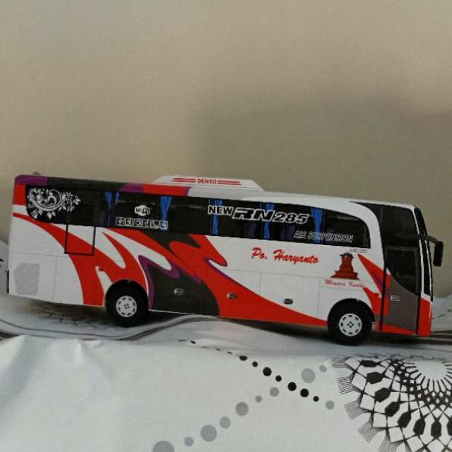 Miniatur Bus bis / mainan bus bis  bis Haryanto Tsalju