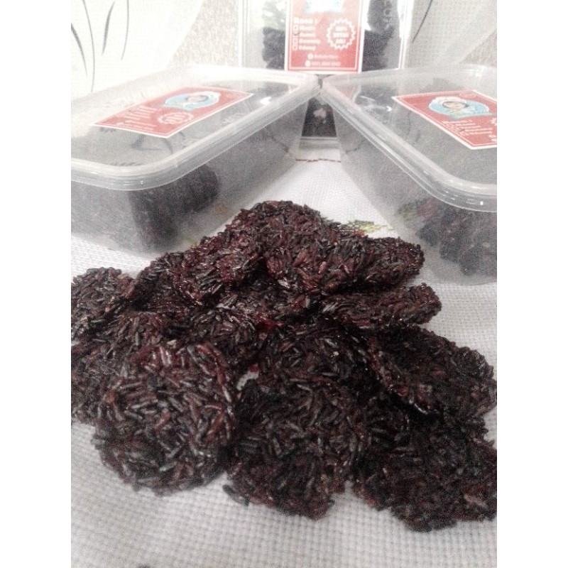 

RENGGINANG KETAN HITAM BOBOKO KEZO