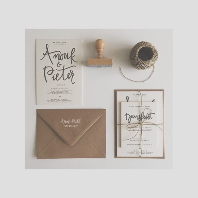 

Brown Dong Undangan Penikahan Hard Cover dan Amplop