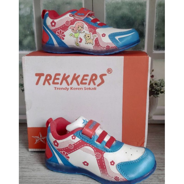 SEPATU TREKKERS CUCI GUDANG harga murah sdh tdk nyala