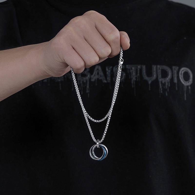 SEALOVE Kalung titanium pria Jepang dan Korea, liontin interlocking tiga cincin yang modis, rantai klavikula kepribadian stainless steel 18k