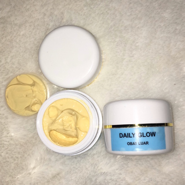 Daily Glow Farmasi/Cream Siang KL Soft