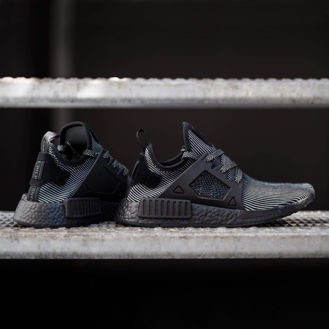 triple black nmd xr1